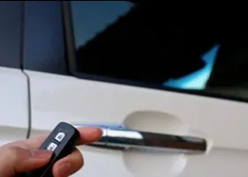 リレーアタック対策（スマートキーを悪用）