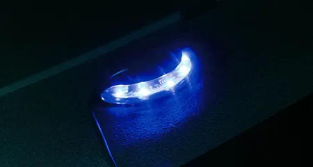 光るLED・警報器の設置(カーセキュリティ装着車両であることをアピール)